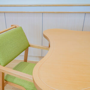 四葉草餐桌，餐廳／公寓／安養院／家用實木桌：圖片 4