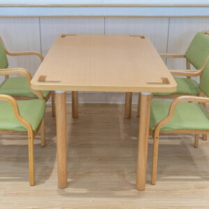 四抓孔餐桌，簡約實木風：圖片 4